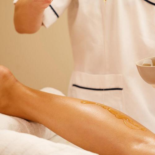 SUGARING mit enzymatischem Komplex BIKINI-ZONE