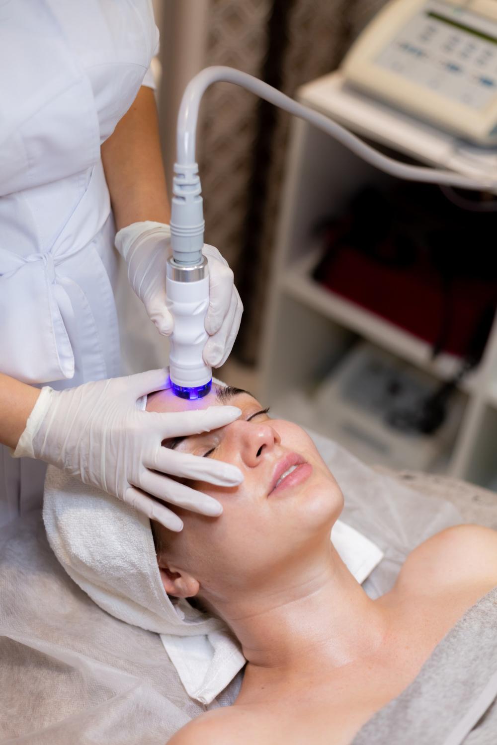 HYDRAFACIAL-Ger&auml;t MIT Hautverst&auml;rker