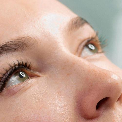 WIMPERNF&Auml;RBUNG (ZUR BEHANDLUNG)